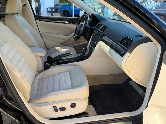 Used 2014 Volkswagen Passat TDI SEL Premium FWD image 21