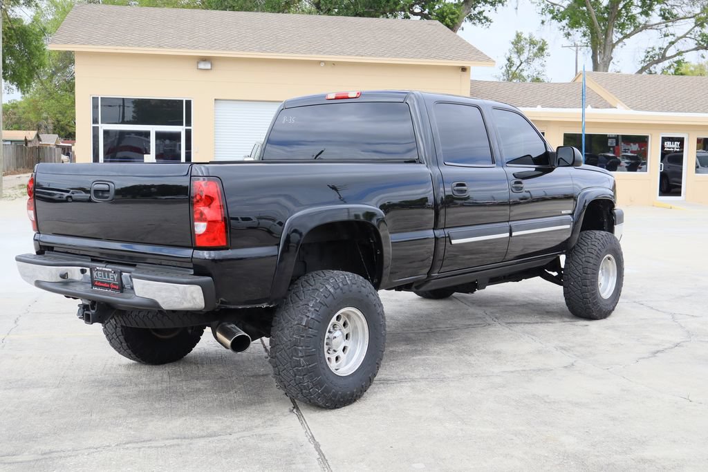 Used 2005 Chevrolet Silverado 2500 LS w/ Heavy-Duty Power Package AWD/4WD image 9