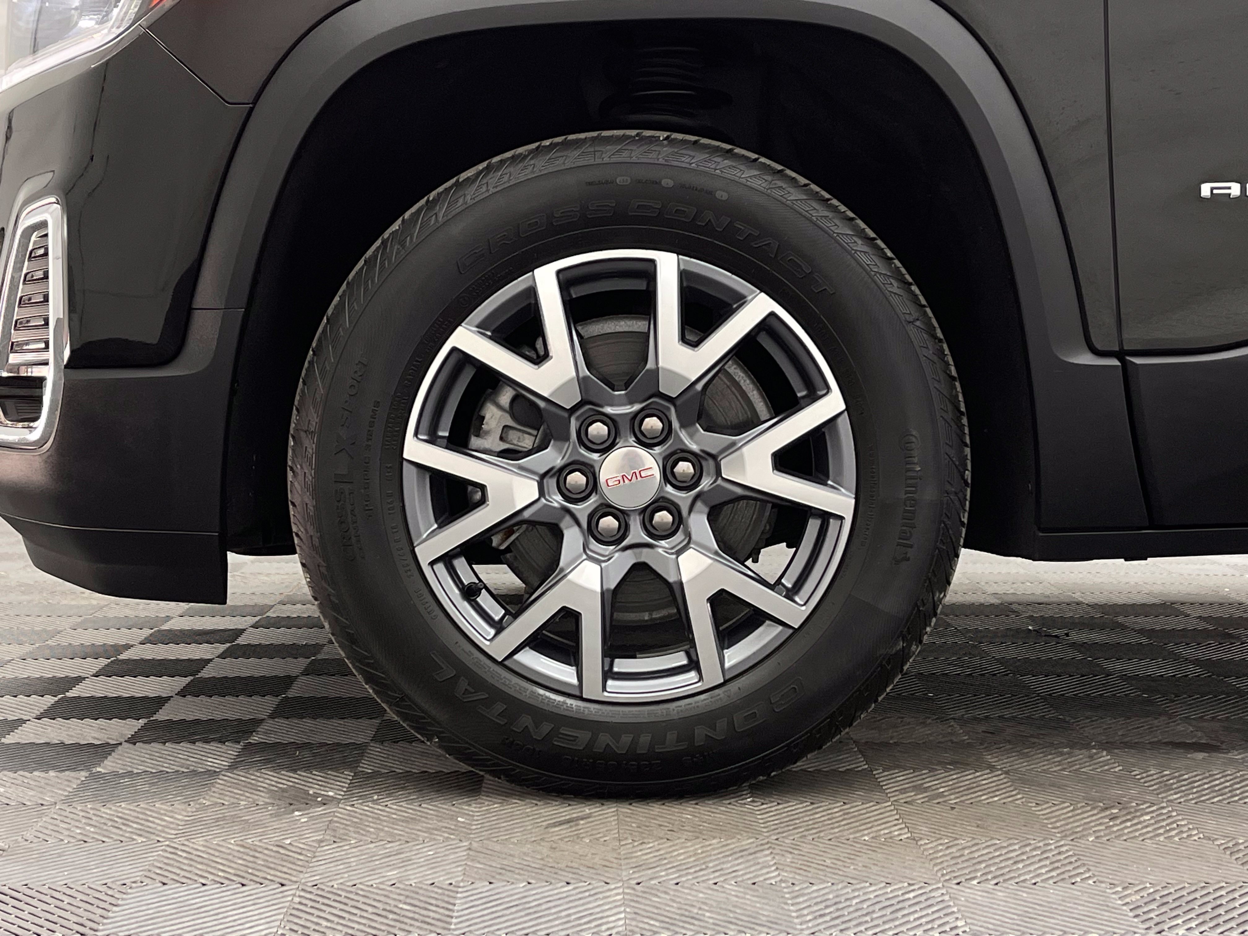 Used 2023 GMC Acadia SLT FWD image 14