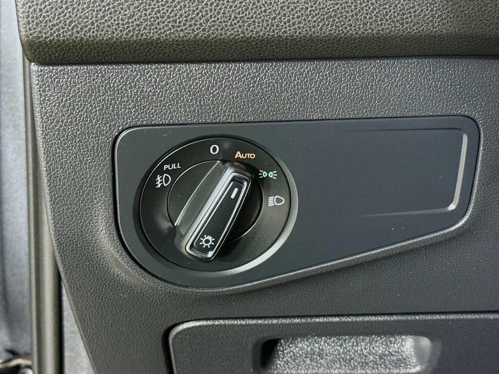 Used 2019 Volkswagen Tiguan SEL image 12