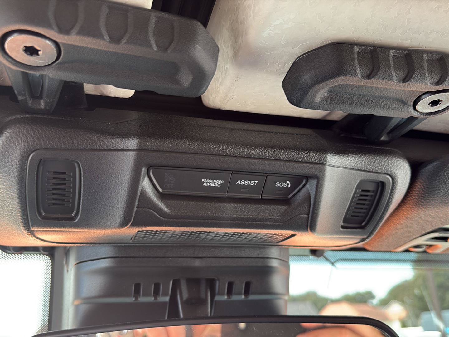 Used 2025 Jeep Gladiator Sport AWD/4WD image 16