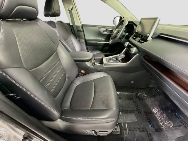 Certified 2022 Toyota RAV4 Limited w/ Limited Grade Weather Package AWD/4WD image 30