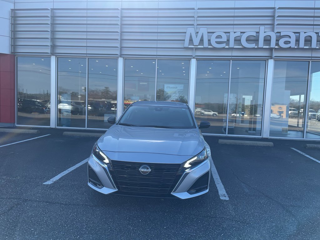 Used 2024 Nissan Altima 2.5 SV image 3