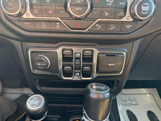 Used 2020 Jeep Wrangler Unlimited Sahara image 25