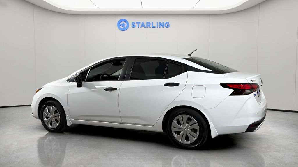 Used 2020 Nissan Versa S FWD image 4