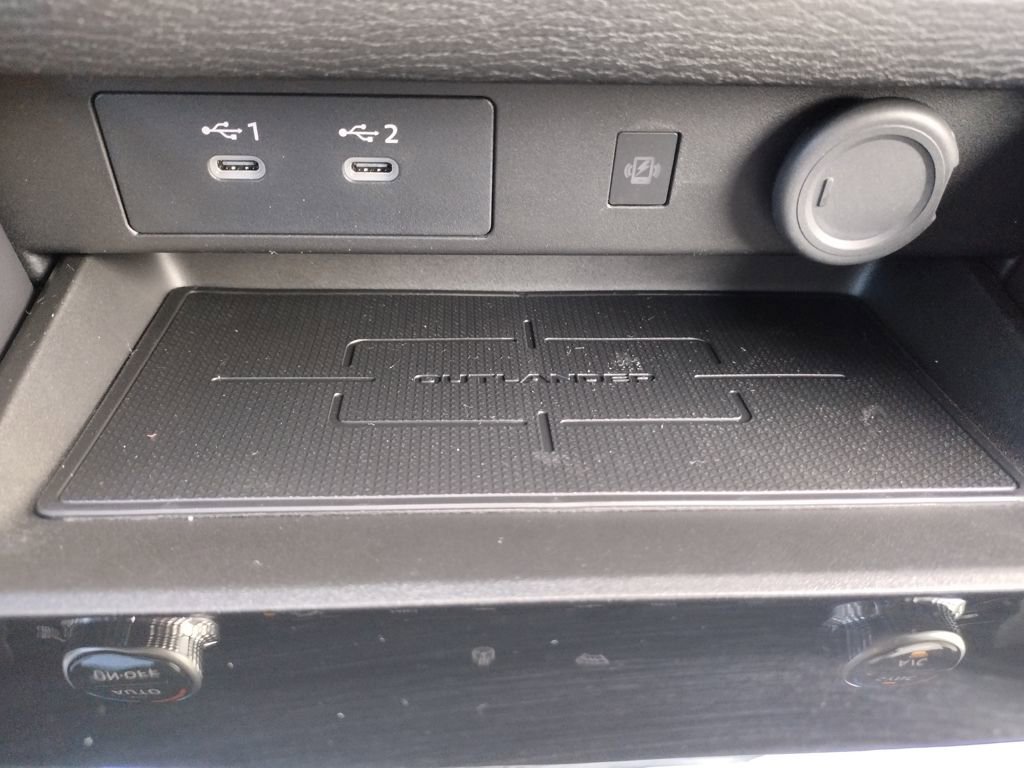 New 2026 Mitsubishi Outlander SE image 24