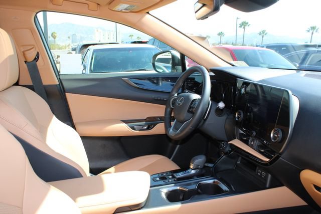 Certified 2025 Lexus NX 250 FWD w/ Premium Package image 5