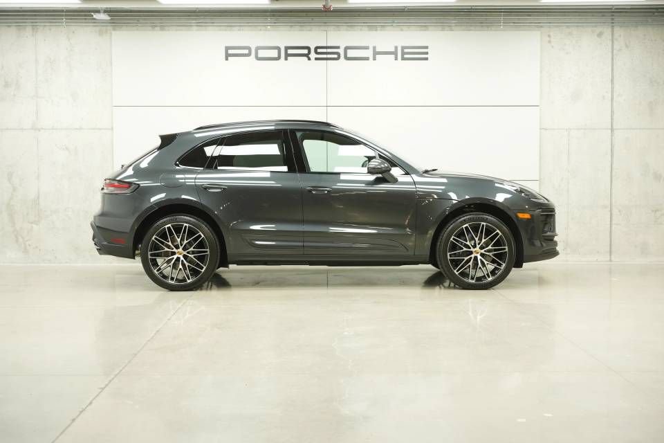 New 2026 Porsche Macan AWD/4WD image 8