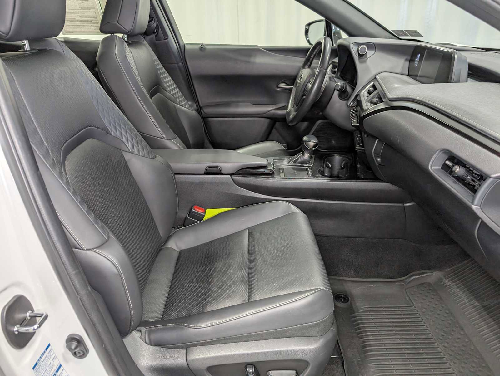 Used 2020 Lexus UX 250h w/ Premium Package image 42