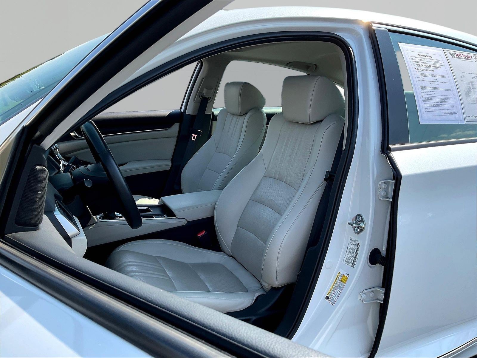 Used 2018 Honda Accord EX-L image 21