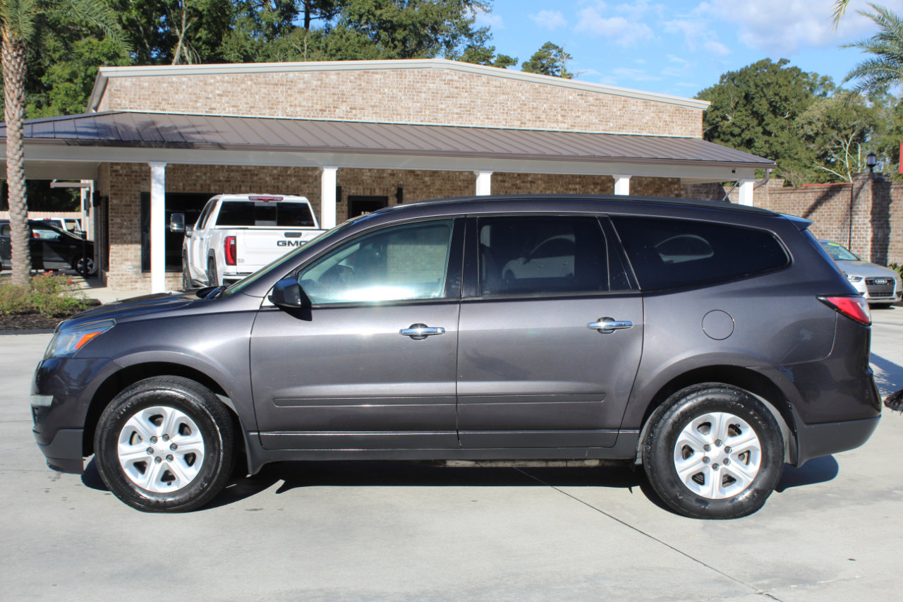 Used 2014 Chevrolet Traverse LS image 2