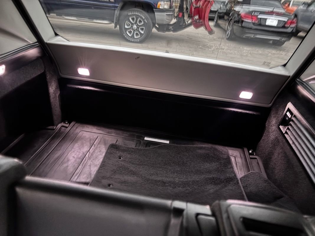 Used 2017 Land Rover Range Rover HSE image 34