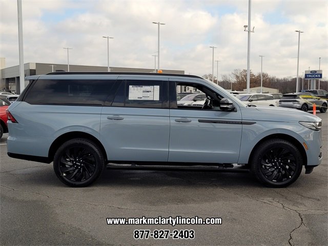 New 2025 Lincoln Navigator L Reserve w/ Jet Appearance Package video 2