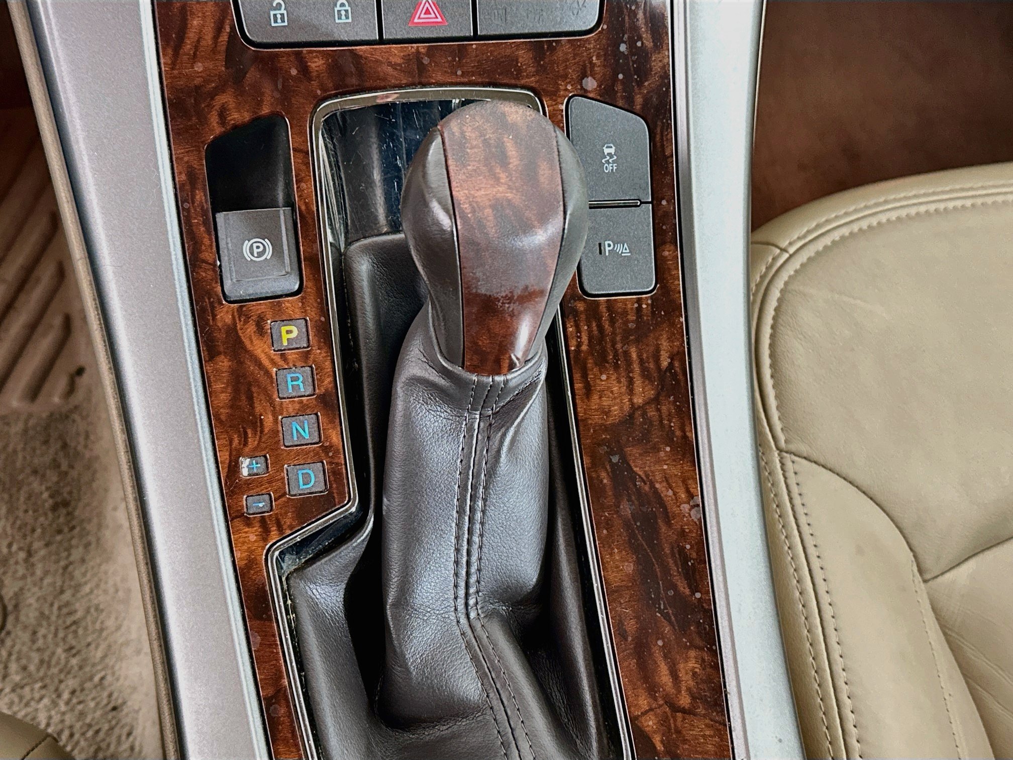 Used 2013 Buick LaCrosse Leather w/ Driver Confidence Package FWD image 24