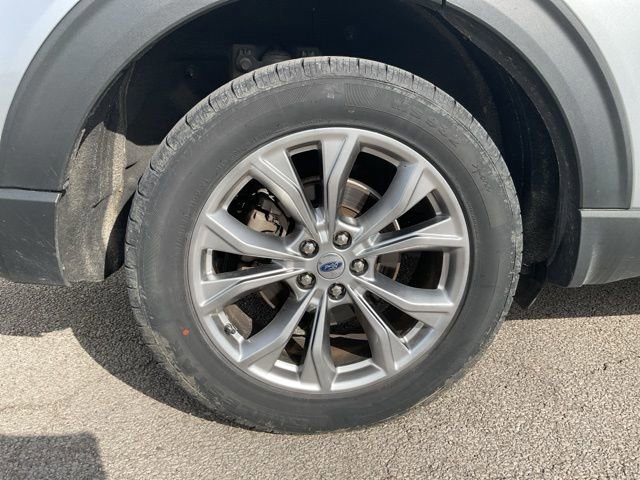 Used 2021 Ford Explorer XLT w/ Equipment Group 202A image 10
