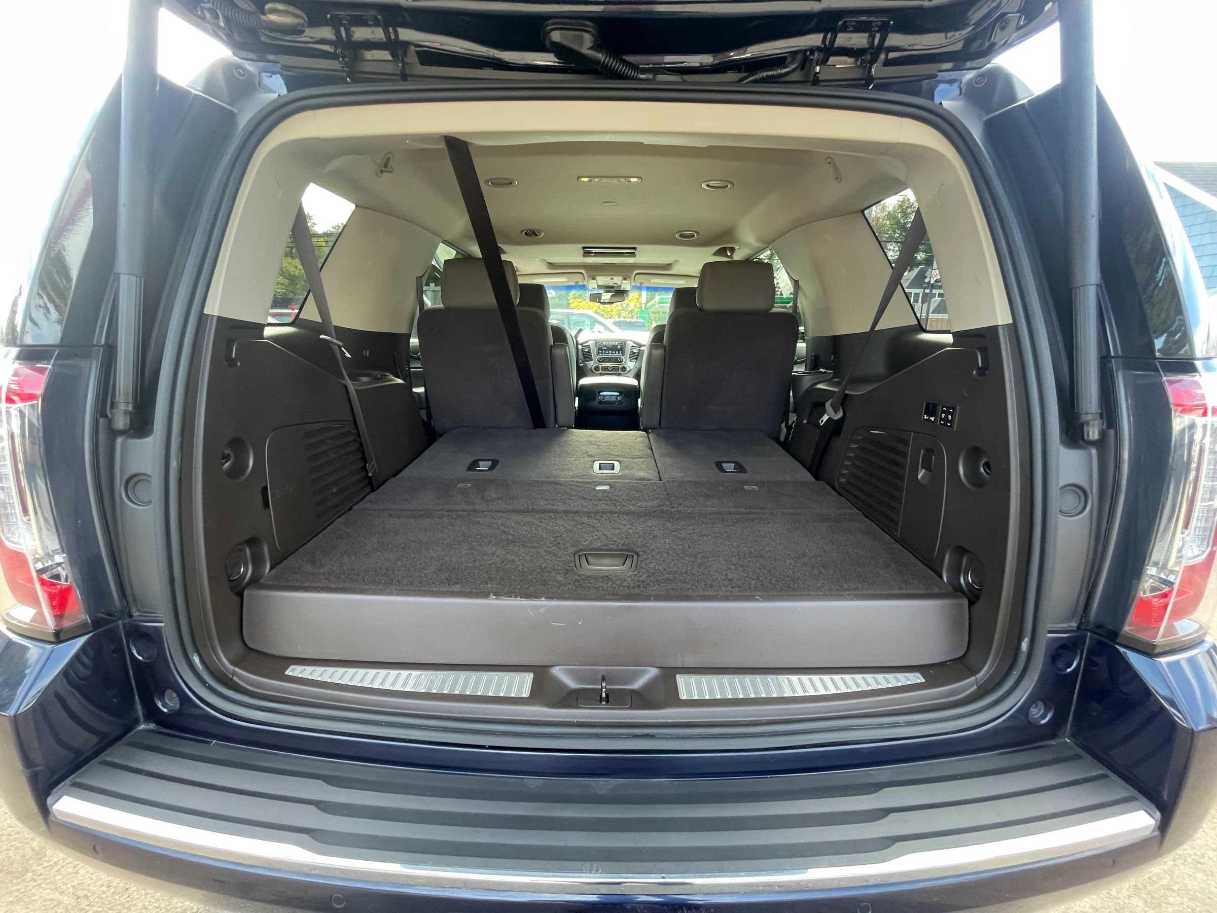 Used 2018 GMC Yukon Denali w/ Open Road Package AWD/4WD image 25