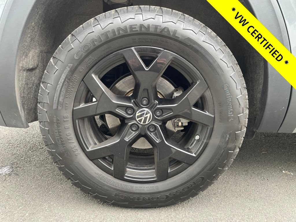 Certified 2025 Volkswagen Atlas Peak Edition SE AWD/4WD image 13
