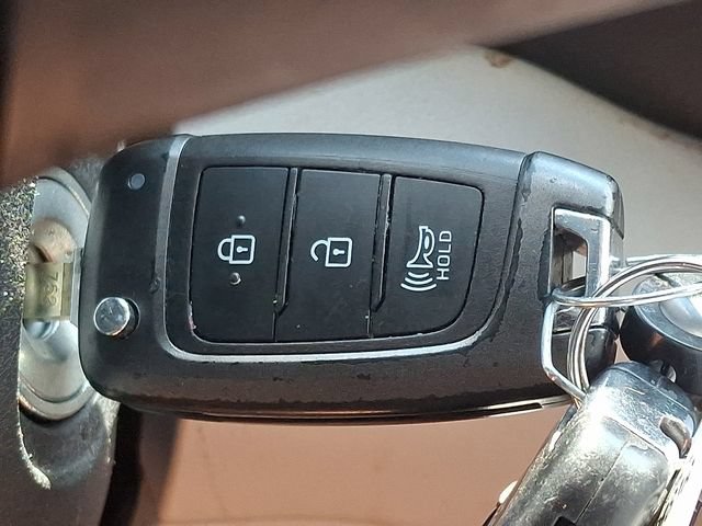 Used 2021 Hyundai Venue SEL w/ Cargo Package FWD image 23