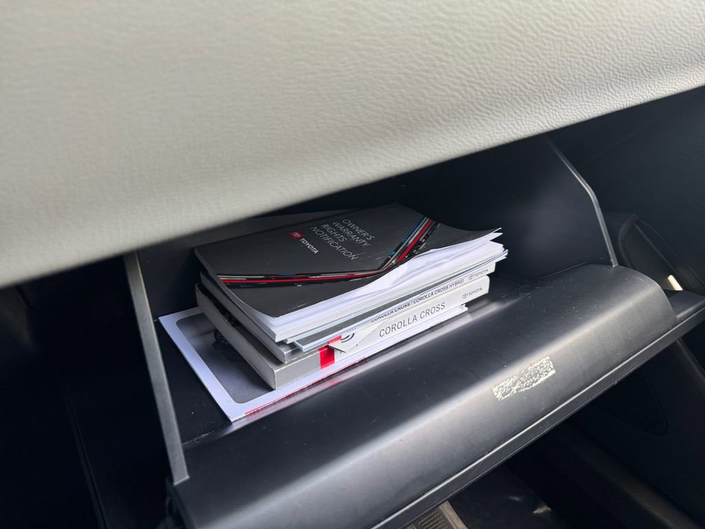 Used 2023 Toyota Corolla Cross LE AWD/4WD image 26