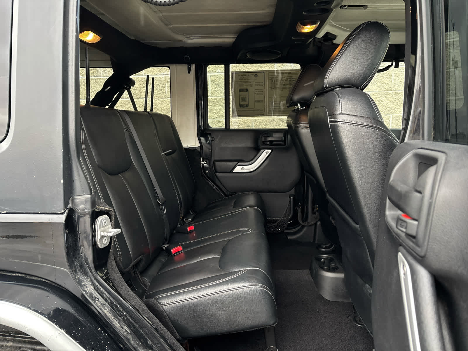 Used 2014 Jeep Wrangler Unlimited Rubicon image 22