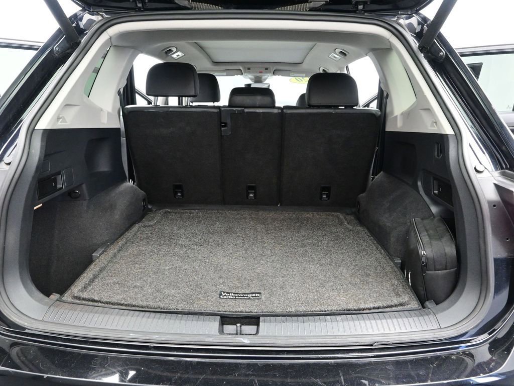 Used 2020 Volkswagen Tiguan SEL AWD/4WD image 11