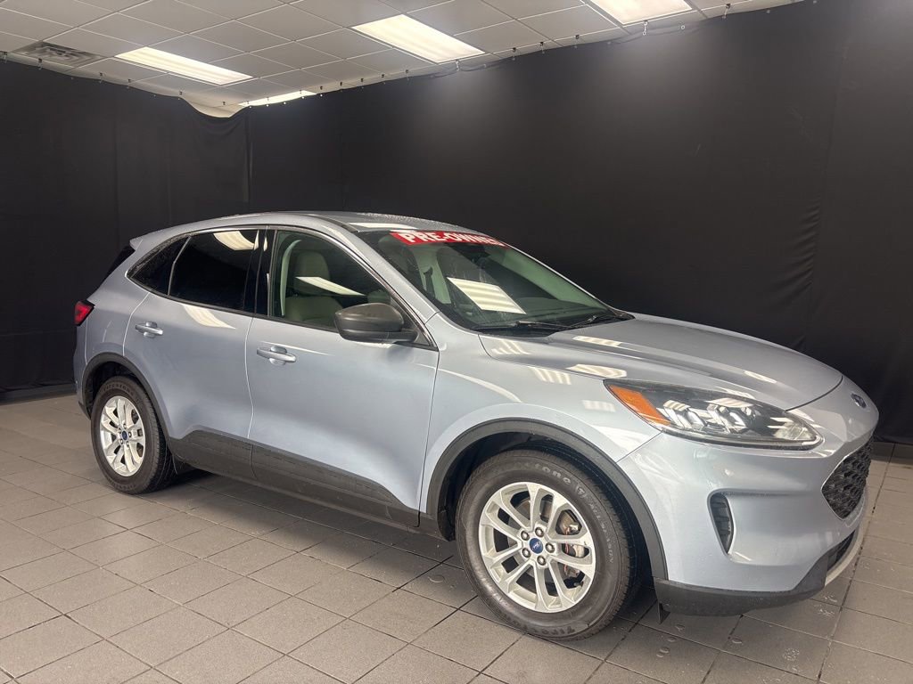 Used 2022 Ford Escape SE FWD image 1