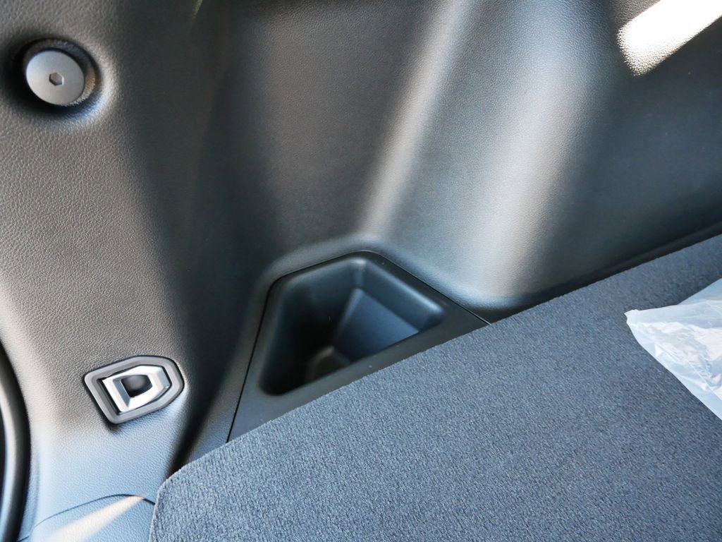 New 2025 Jeep Grand Cherokee Laredo image 16