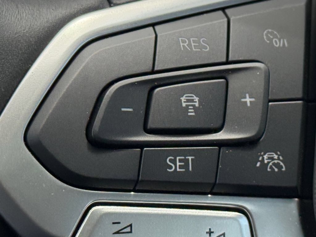 New 2026 Volkswagen Jetta SEL FWD image 20