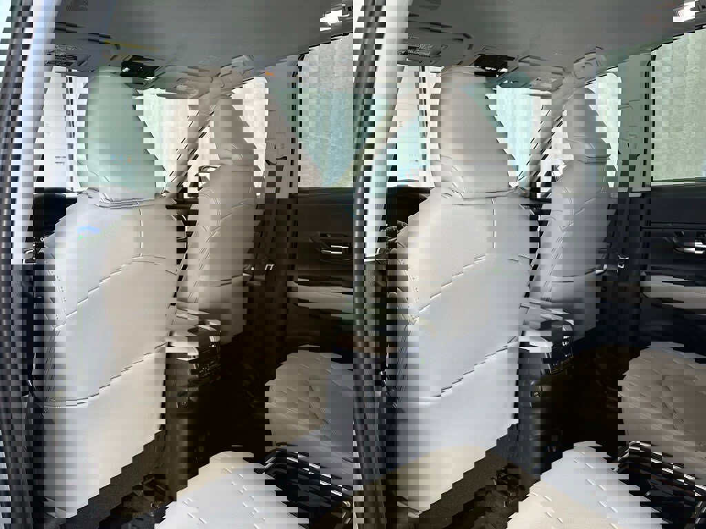 Used 2025 Toyota Grand Highlander AWD image 47