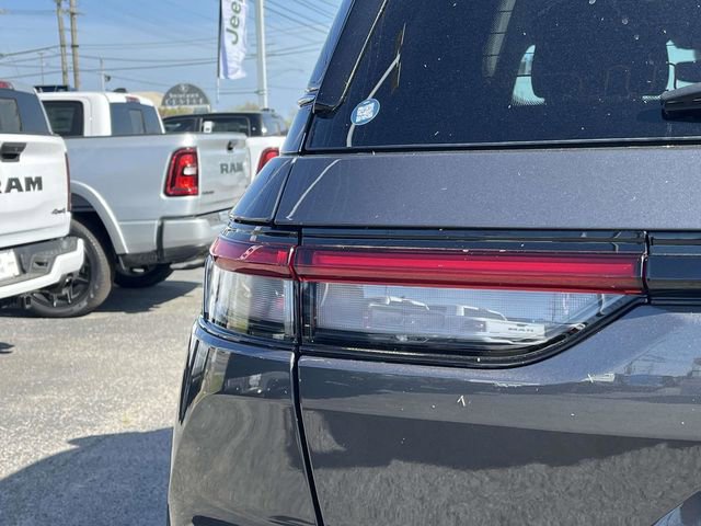 Used 2022 Jeep Grand Cherokee Limited image 10
