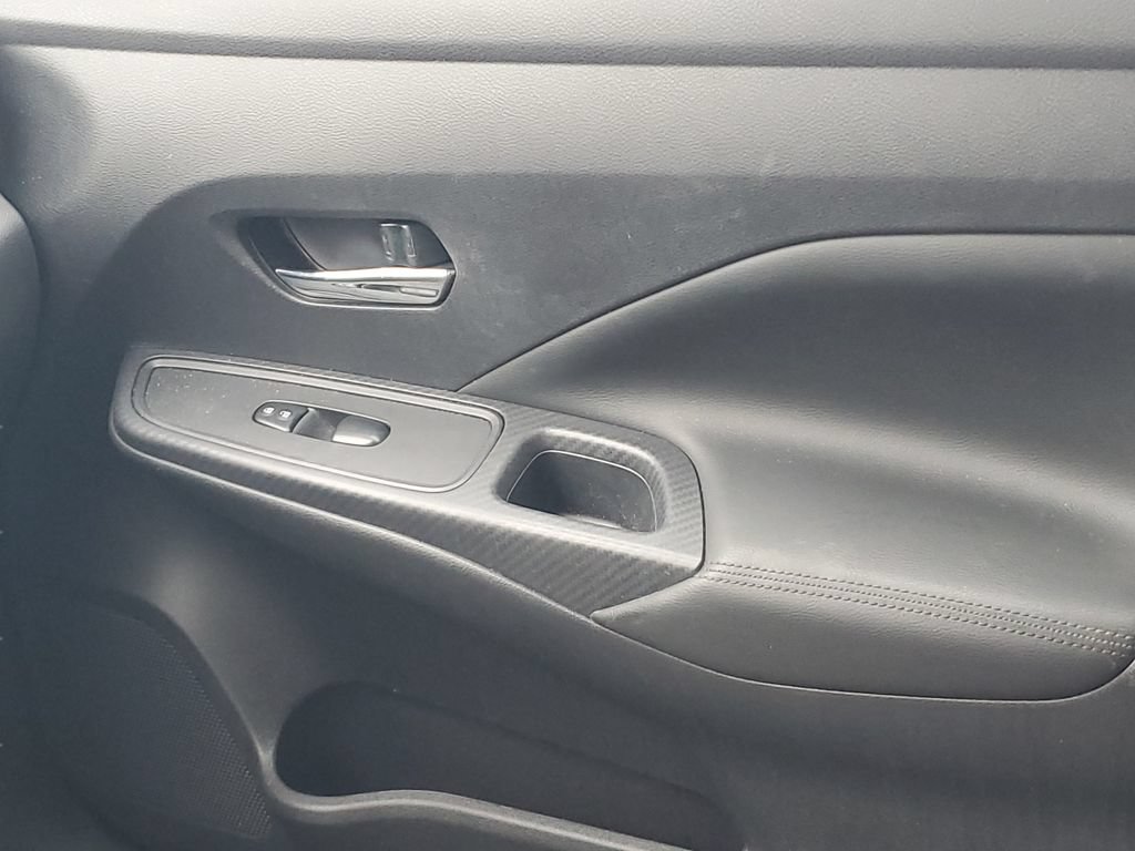 Used 2020 Nissan Versa SV FWD image 13