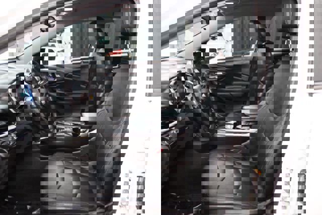 Used 2016 Chevrolet Volt LT w/ Comfort Package image 12