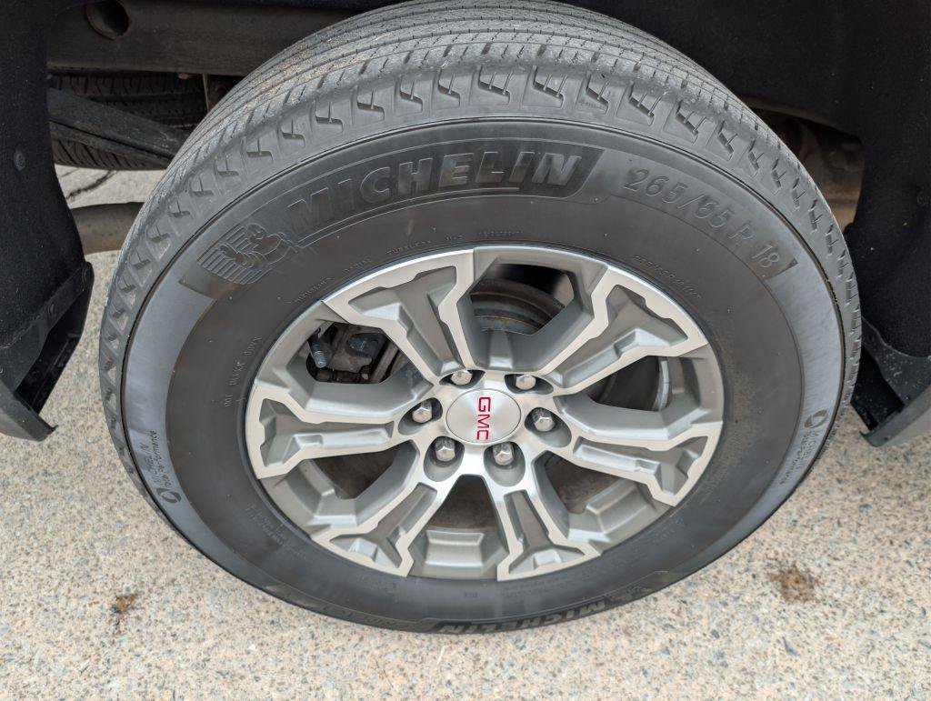Used 2019 GMC Sierra 1500 SLE w/ SLE Value Package AWD/4WD image 11