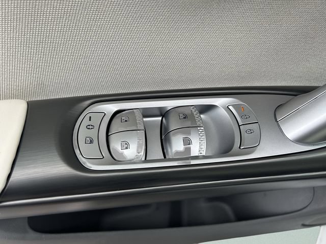 New 2026 Genesis GV60 RWD image 21