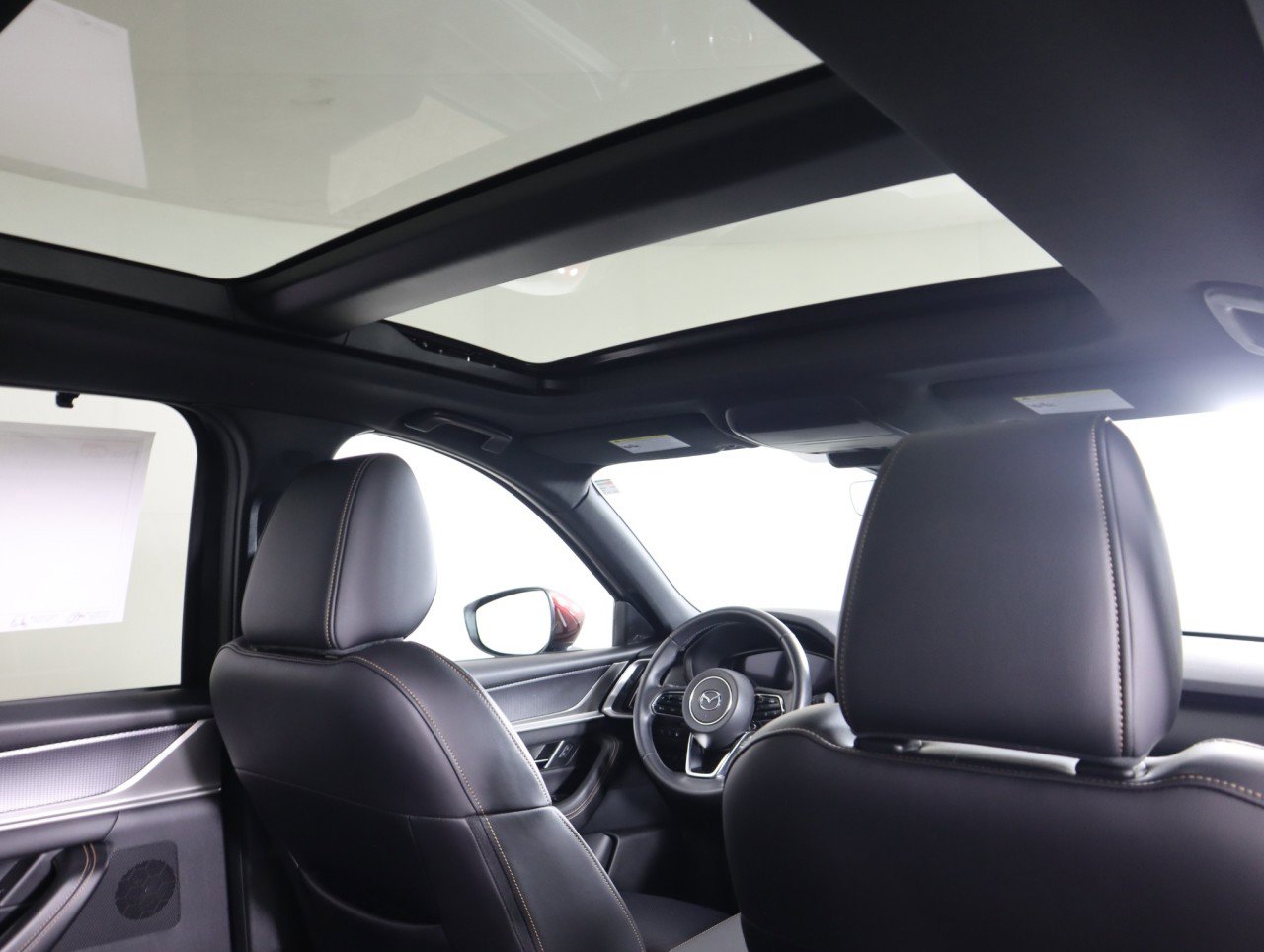 Used 2025 MAZDA CX-90 Plug-In Hybrid w/ Premium Plus image 17