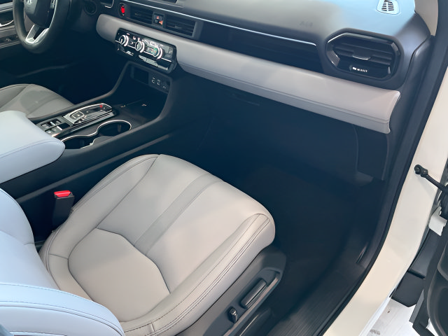 Certified 2025 Honda Pilot Touring image 27