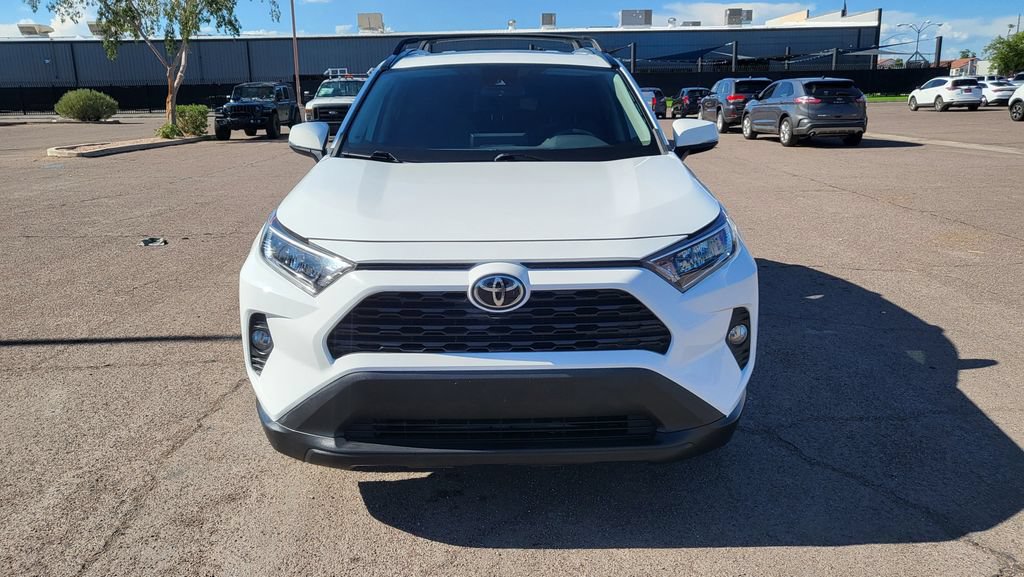 Used 2021 Toyota RAV4 XLE w/ Convenience Package FWD image 3