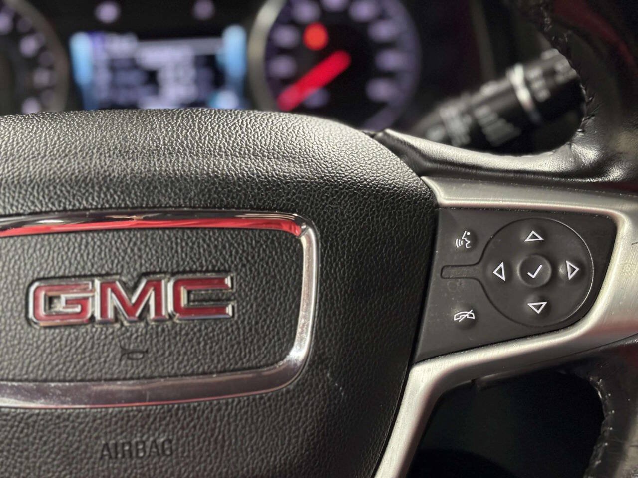 Used 2019 GMC Acadia SLE AWD/4WD image 32