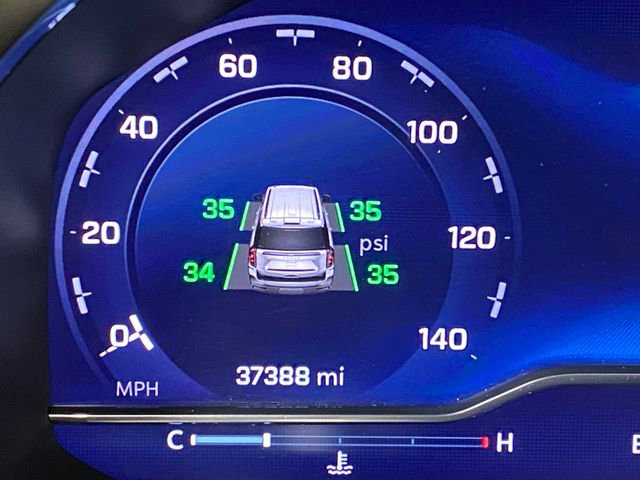 Certified 2022 Chevrolet Suburban RST w/ Sport Performance Package image 18