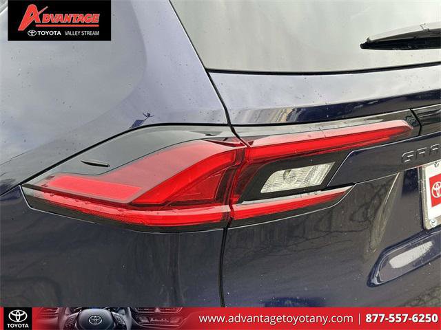 Certified 2025 Toyota Grand Highlander AWD image 13