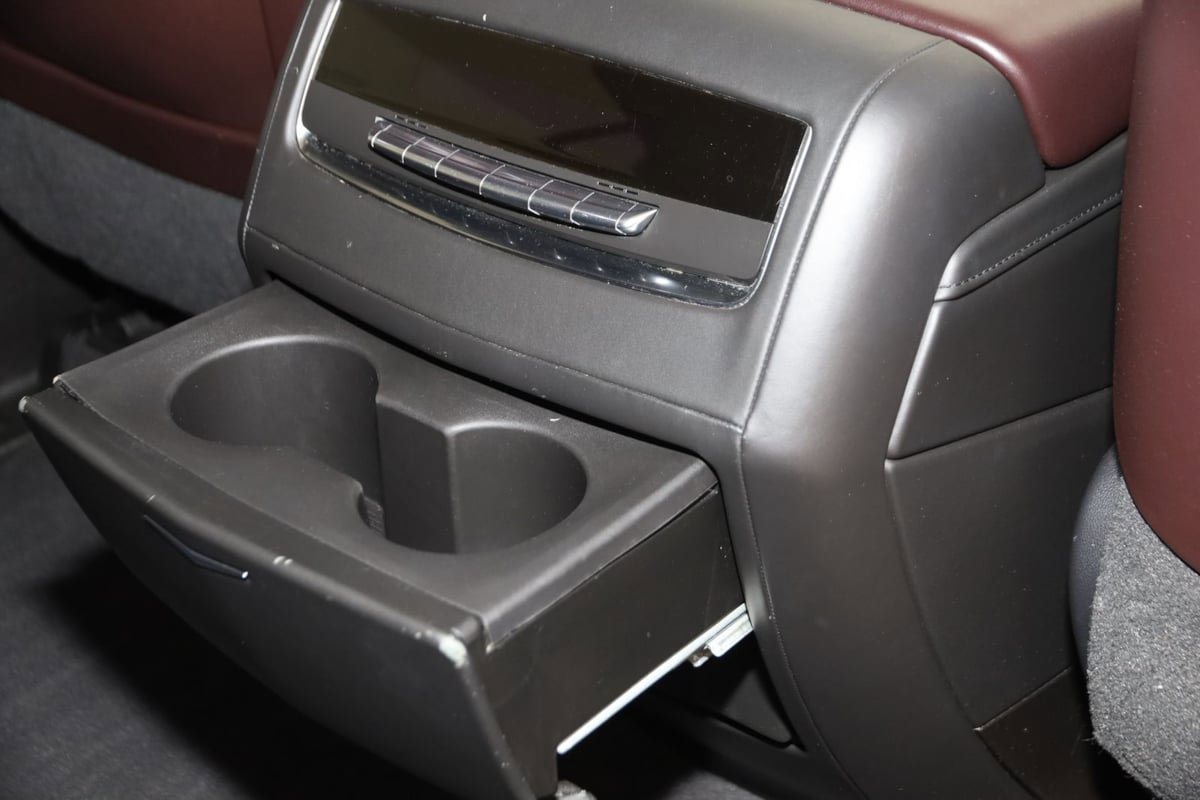 Used 2021 Cadillac Escalade ESV Sport Platinum w/ LPO, ONYX Package AWD/4WD image 21