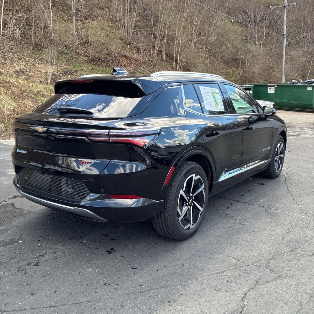 Used 2025 Chevrolet Equinox EV LT w/ Convenience Package image 7