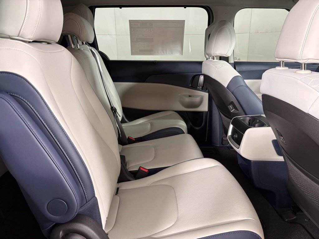 New 2026 Kia Carnival EX FWD image 15