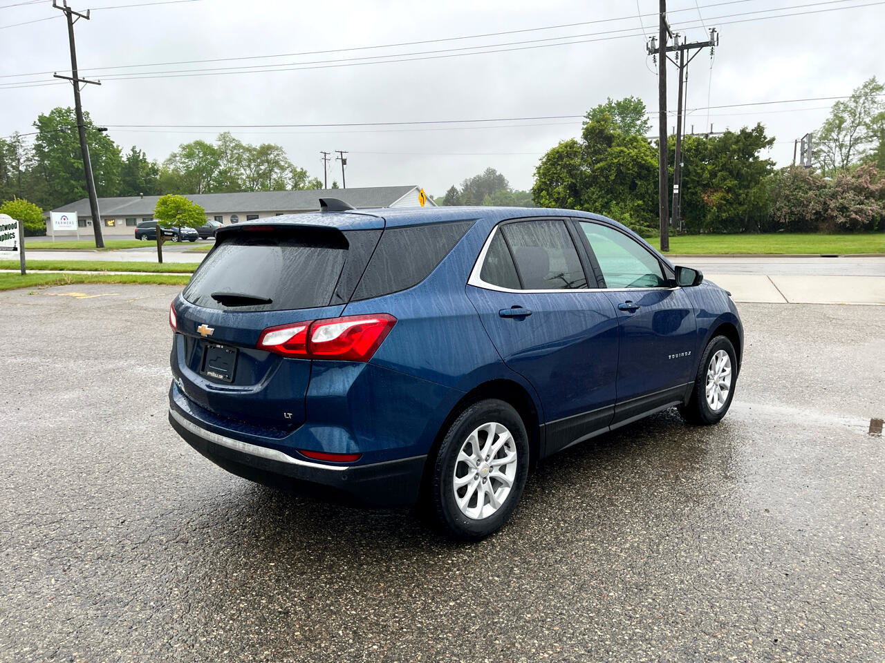 Used 2020 Chevrolet Equinox LT w/ Driver Convenience Package image 5