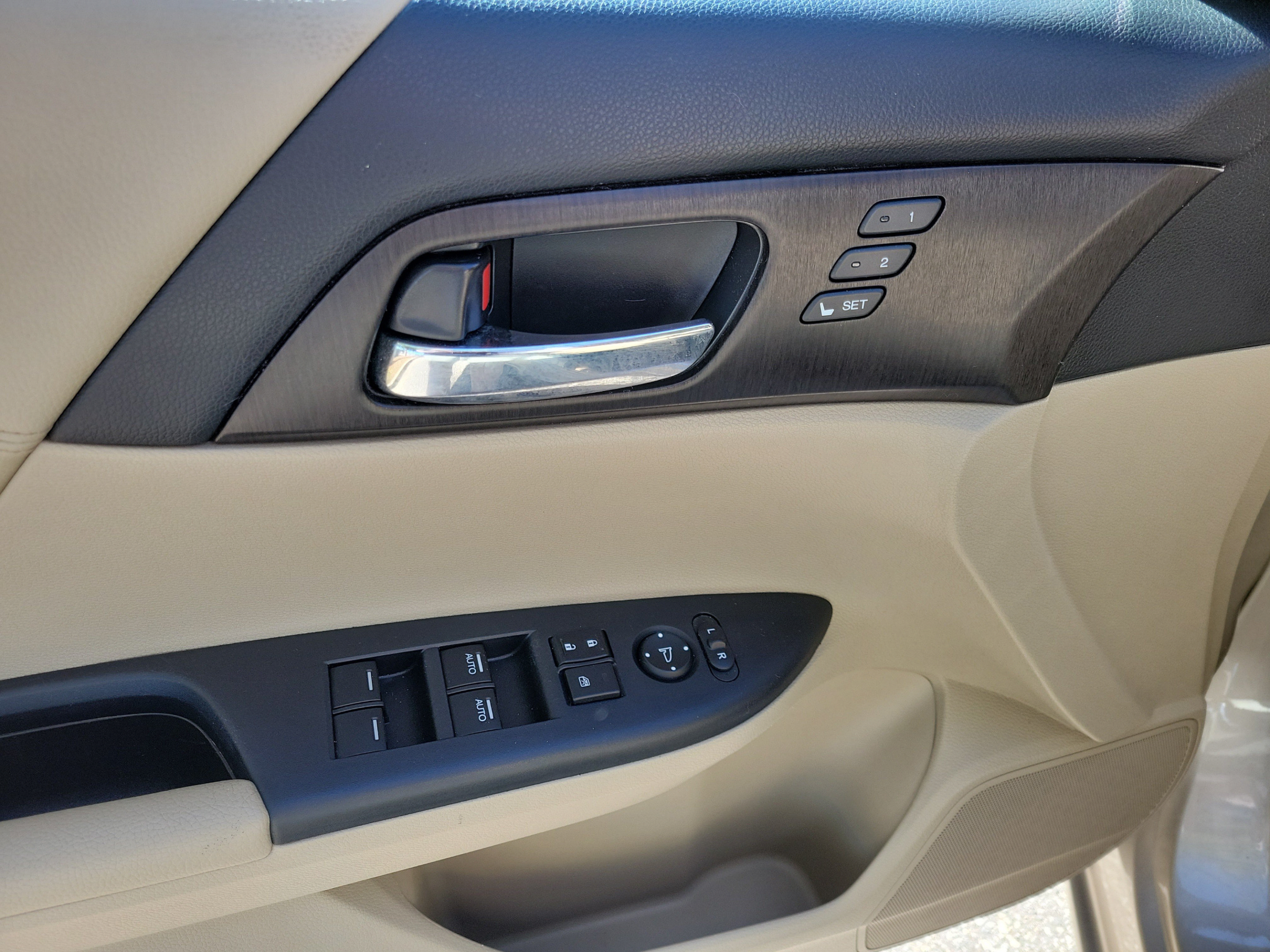 Used 2014 Honda Accord EX-L image 12