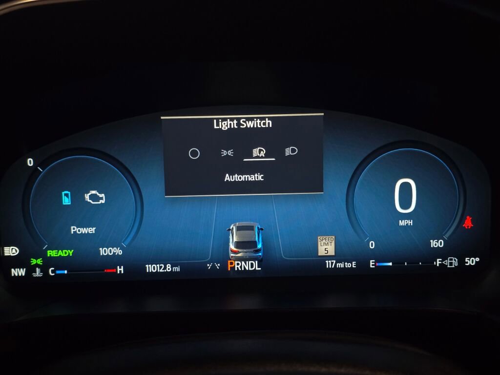 Used 2025 Ford Escape Platinum w/ Premium Technology Package image 35