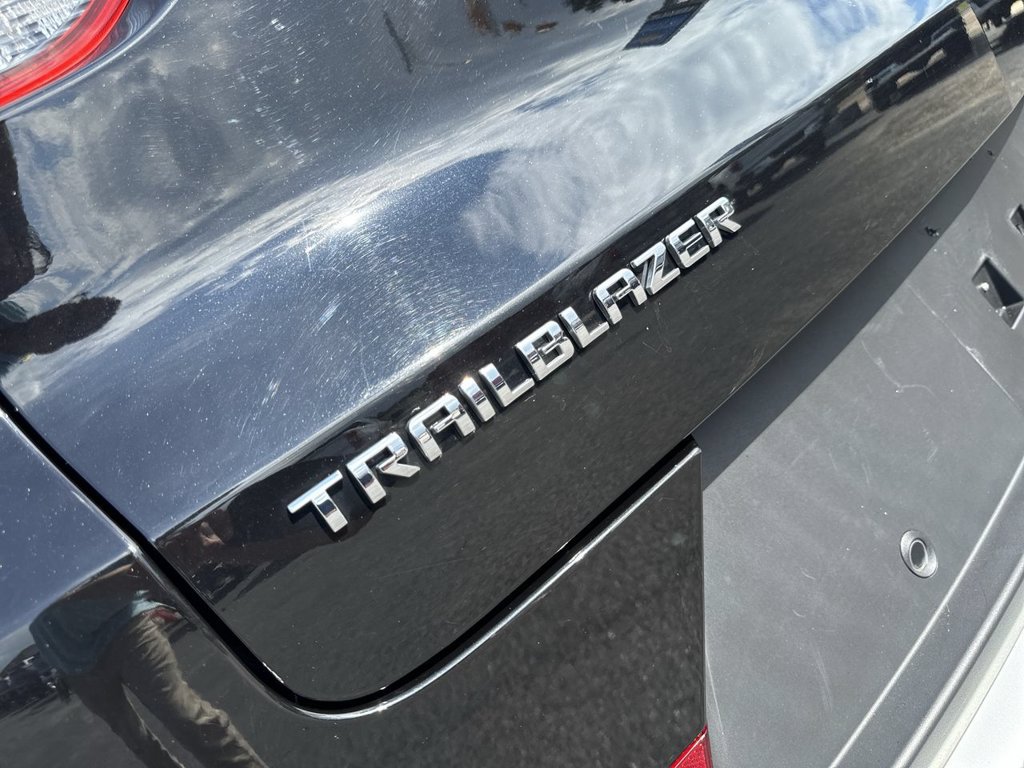 Certified 2021 Chevrolet TrailBlazer LT w/ Convenience Package FWD image 38
