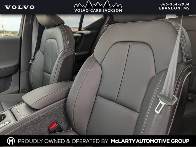 New 2026 Volvo XC40 B5 Core AWD/4WD image 17