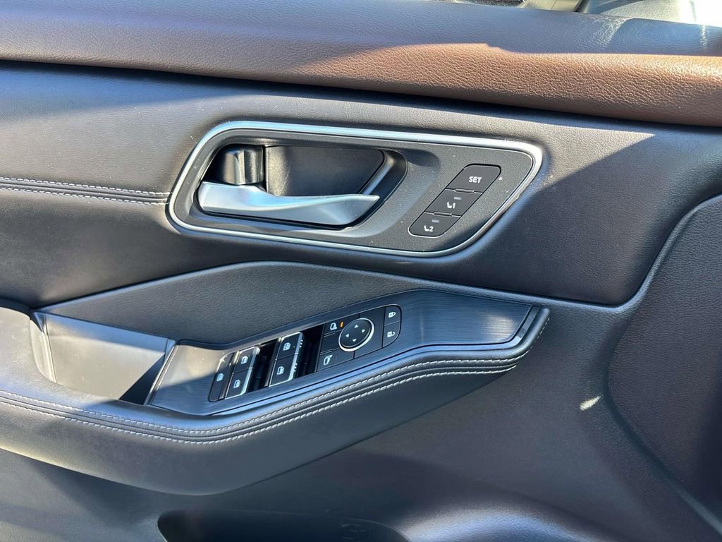 Used 2021 Nissan Rogue SL w/ Premium Package image 21