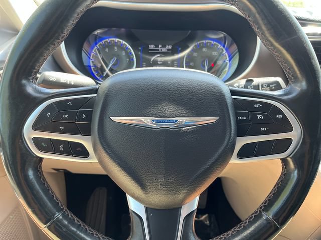 Used 2019 Chrysler Pacifica Touring-L FWD image 18